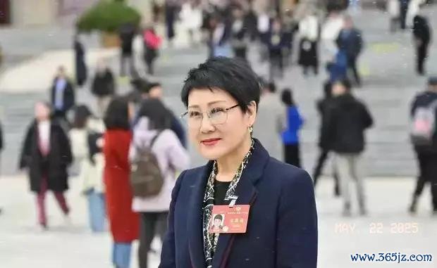 张凯丽含泪回忆朱媛媛：约好的约会再无法成行 演艺圈痛失英才