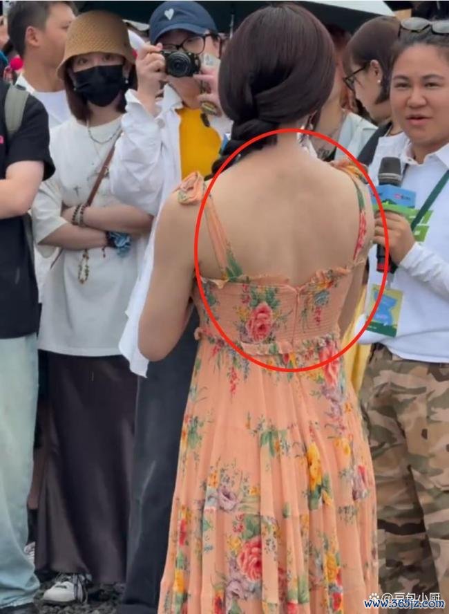 大理偶遇向佐陈妍希 寿辰后首现身慢东说念主节